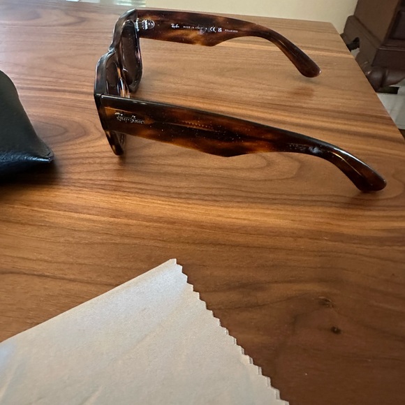 Brand new mega Wayfarer brown - Picture 2 of 5